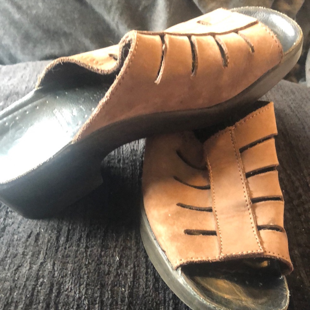 Brown and Black Casual Sandals with Slip-On Design